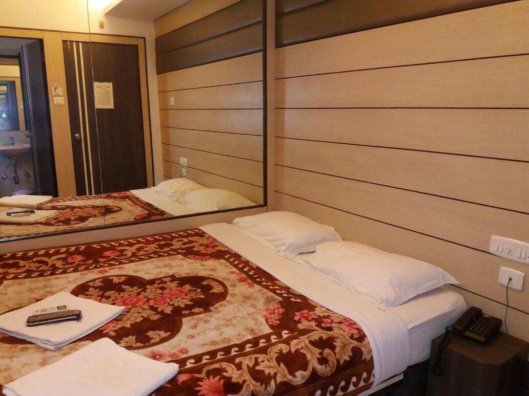 Hotel Esteem Καλκούτα Εξωτερικό φωτογραφία