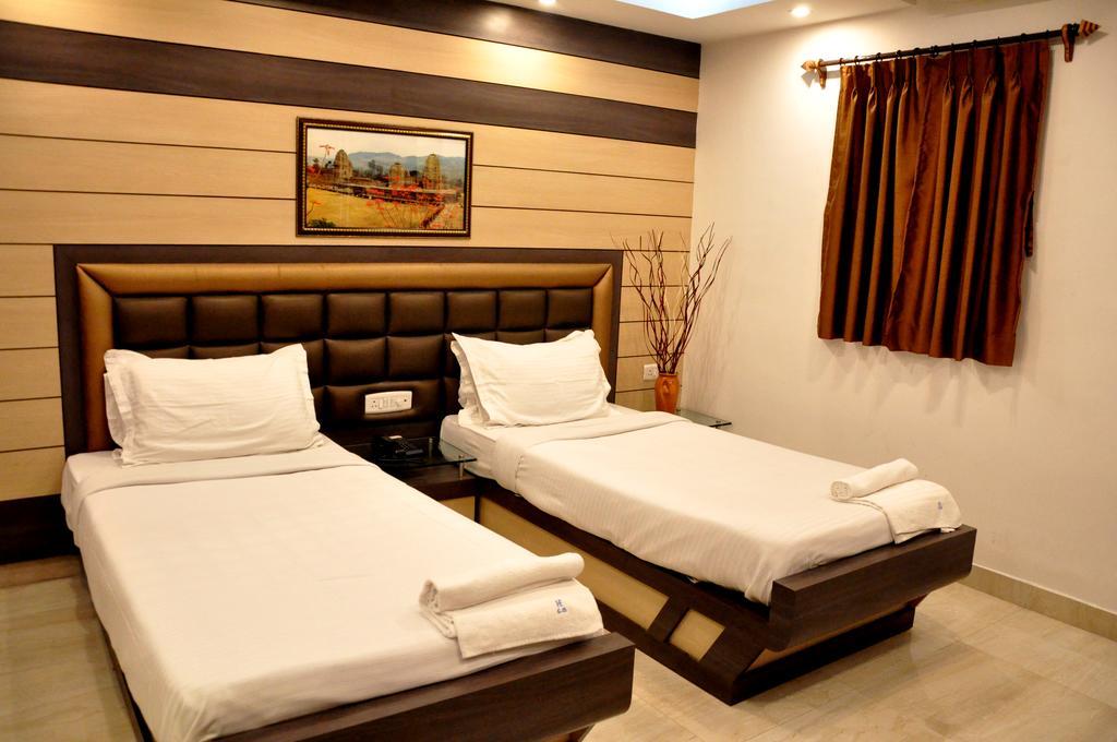 Hotel Esteem Καλκούτα Εξωτερικό φωτογραφία