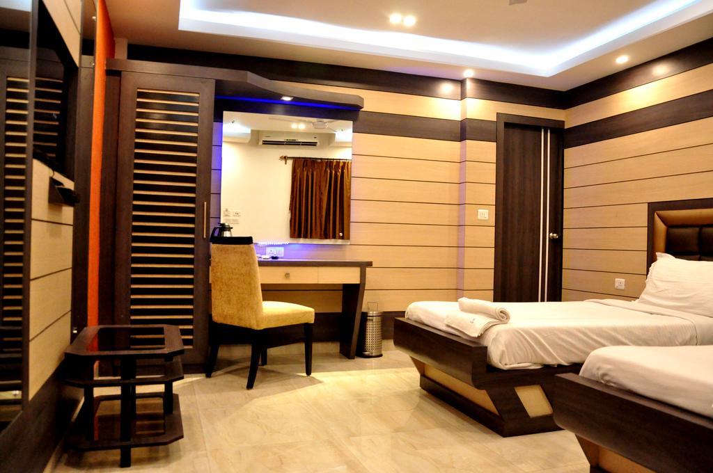 Hotel Esteem Καλκούτα Εξωτερικό φωτογραφία