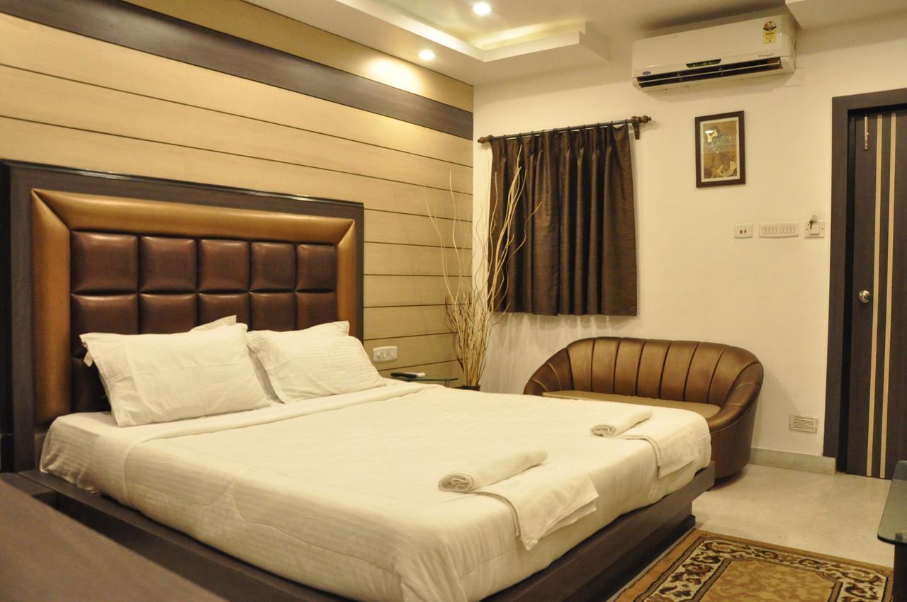 Hotel Esteem Καλκούτα Εξωτερικό φωτογραφία