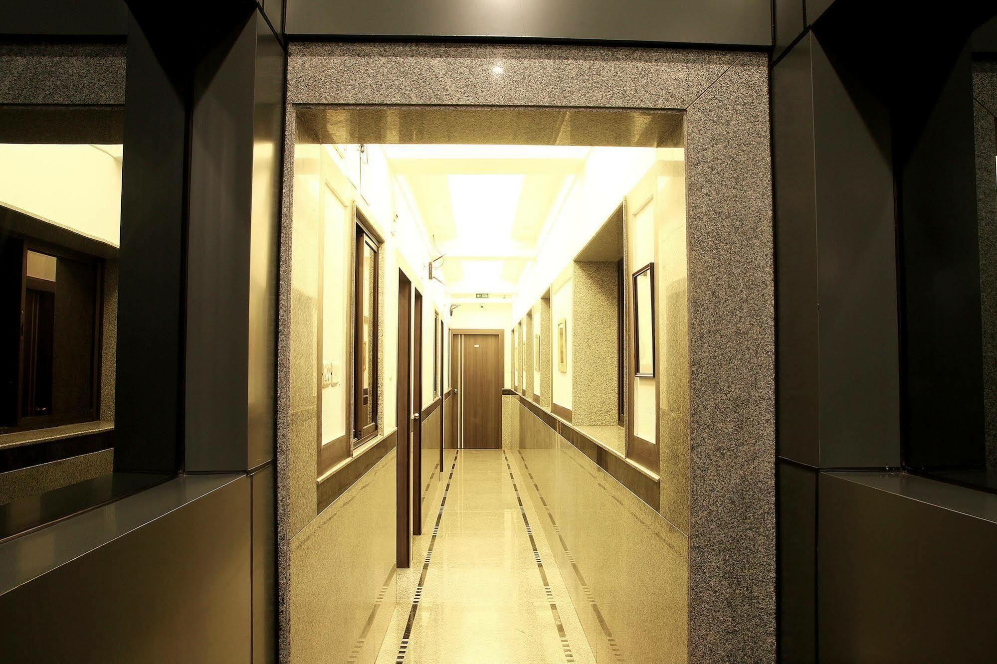 Hotel Esteem Καλκούτα Εξωτερικό φωτογραφία